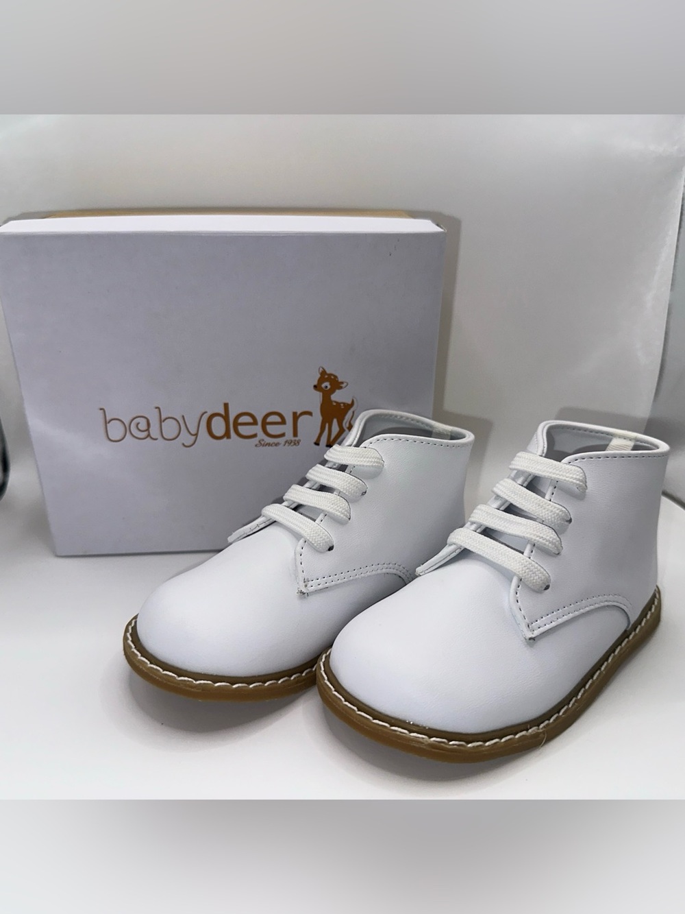 Baby Deer Size 7 White Leather Walking Shoe High Top New W Box Classic Church